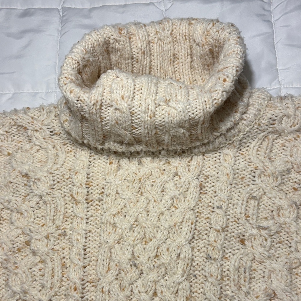 Lizsport Vintage Cozy Cable Knit Turtleneck Sweater - Picture 2 of 9